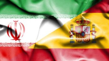 54352043-ondeando-la-bandera-de-españa-e-irán